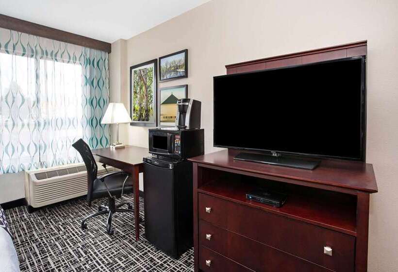 هتل La Quinta By Wyndham Denver Aurora Medical