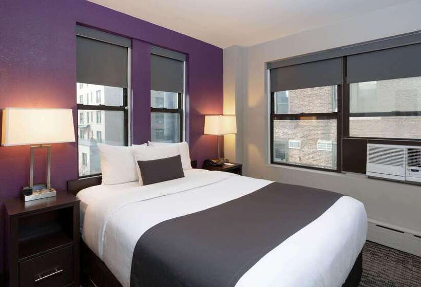 Отель La Quinta Inn & Suites By Wyndham New York City Central Park