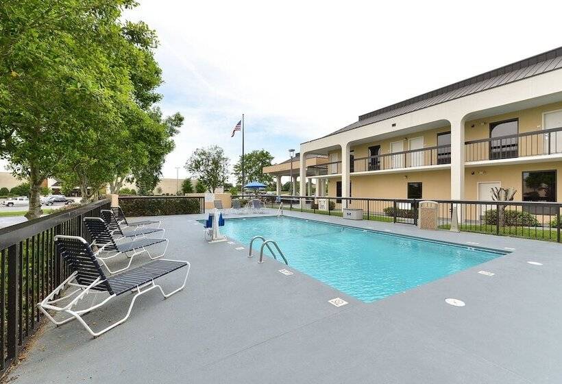 هتل Quality Inn At The Mall  Valdosta