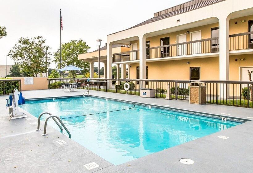 هتل Quality Inn At The Mall  Valdosta