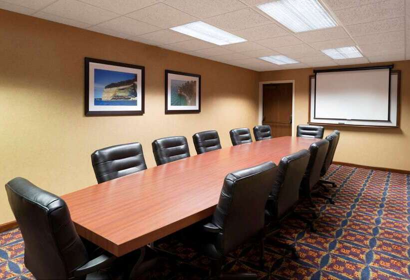 فندق Quality Inn Auburn Hills   Detroit North