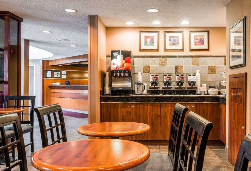 בית מלון כפרי Quality Inn Auburn Hills Detroit North