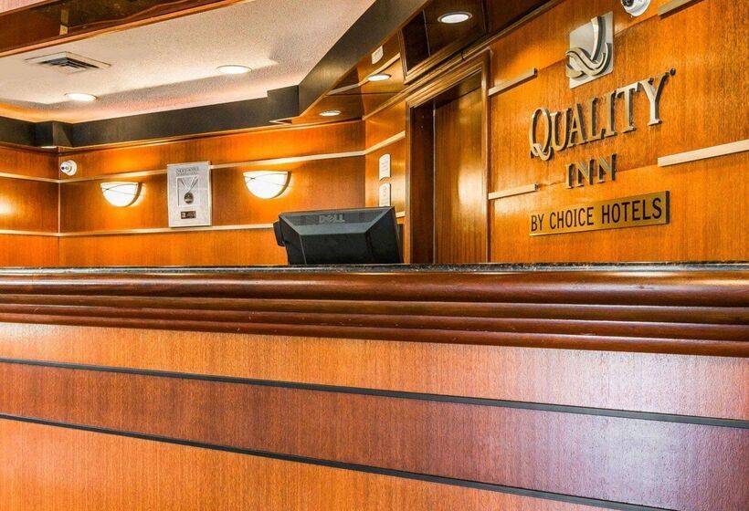 בית מלון כפרי Quality Inn Auburn Hills Detroit North