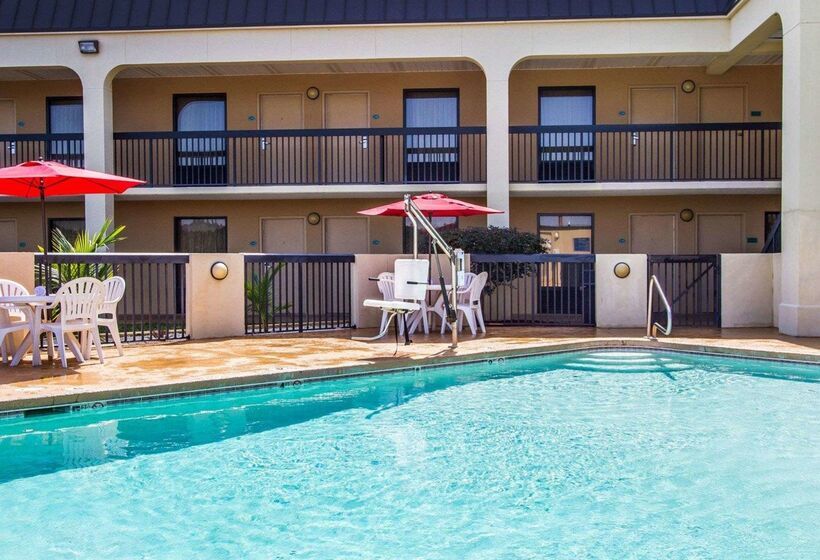 هتل Quality Inn