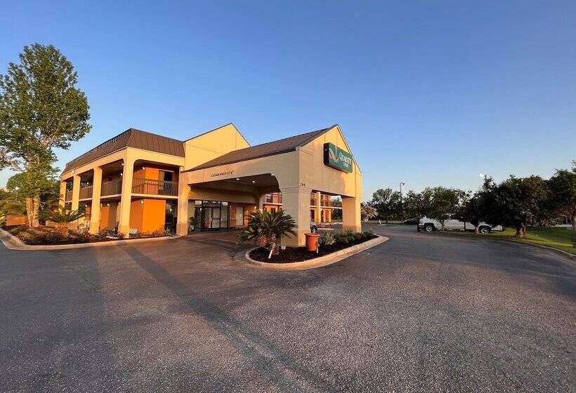 هتل Quality Inn