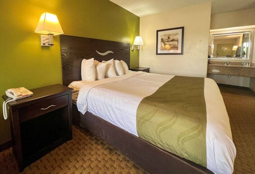 هتل Quality Inn