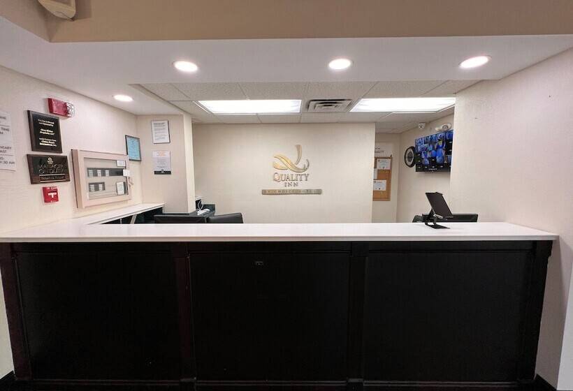 هتل Quality Inn