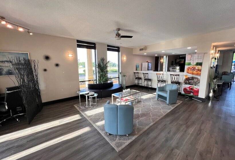 هتل Quality Inn