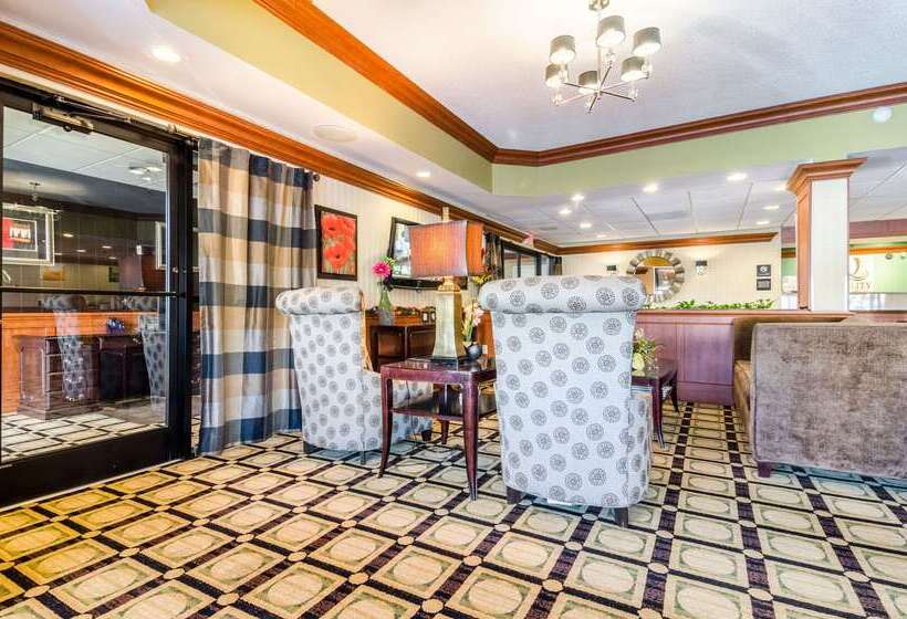 هتل Quality Inn