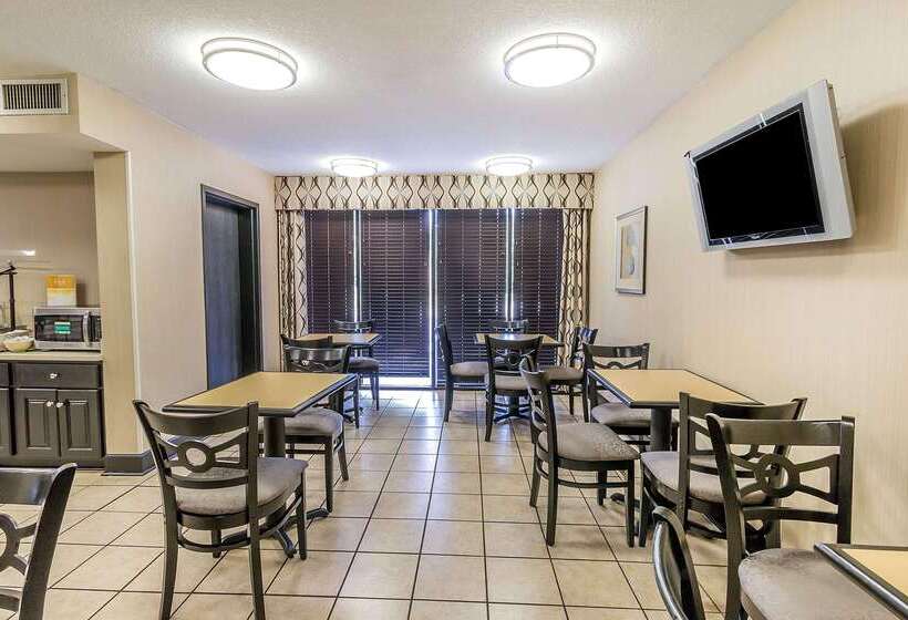 هتل Quality Inn  Savannah I95