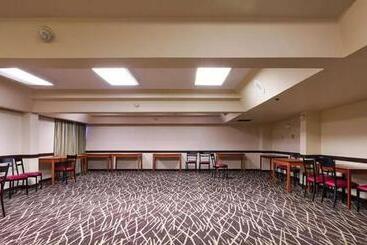 هتل Red Roof Inn Plus & Suites Houston   Iah Airport Sw