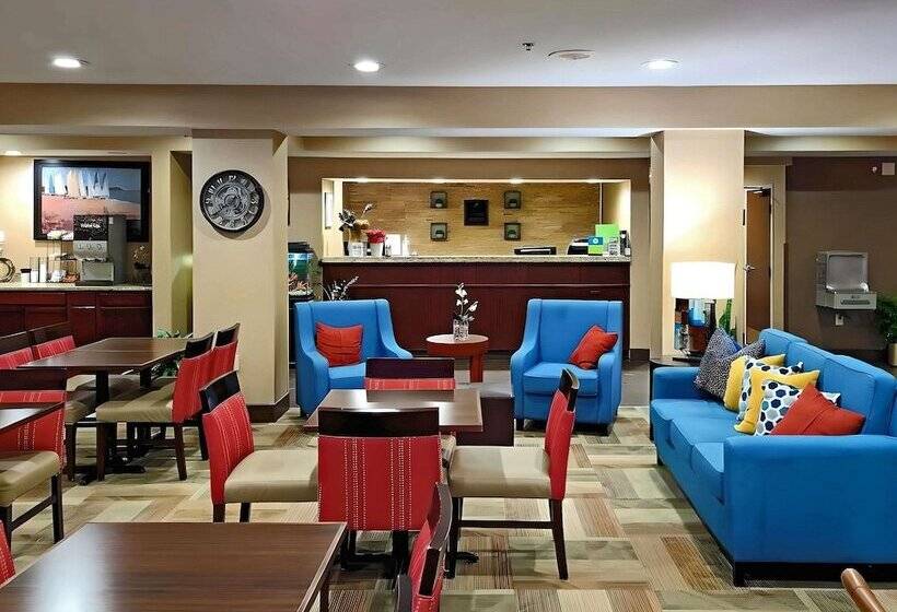 בית מלון כפרי Comfort Inn, Erie   Near Presque Isle