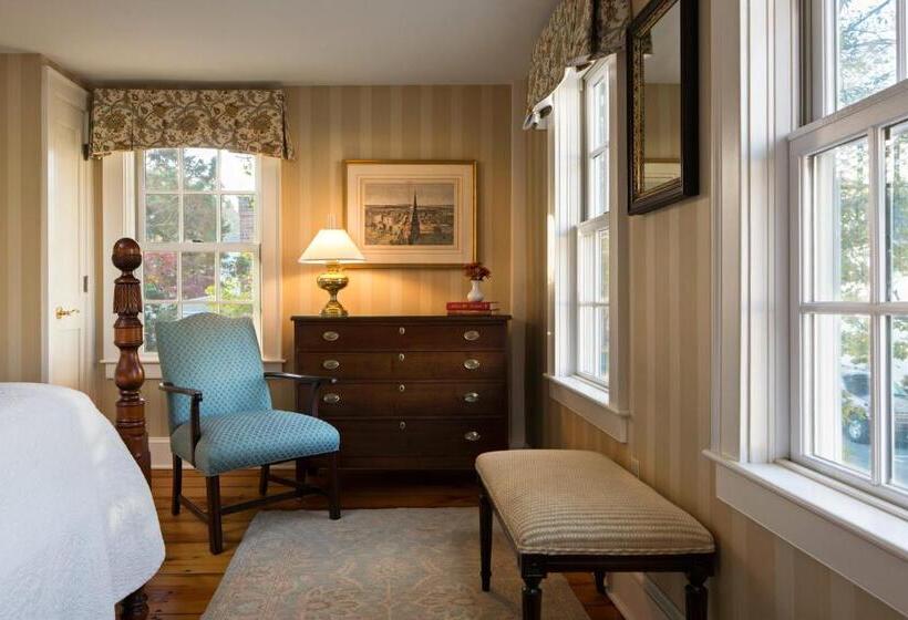 Отель The Griswold Inn