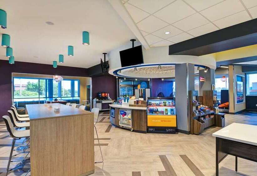هتل Tru By Hilton Syracuse North Airport Area