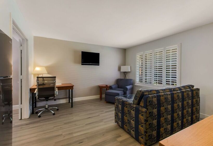 Surestay Plus Hotel By Best Western Tempe University