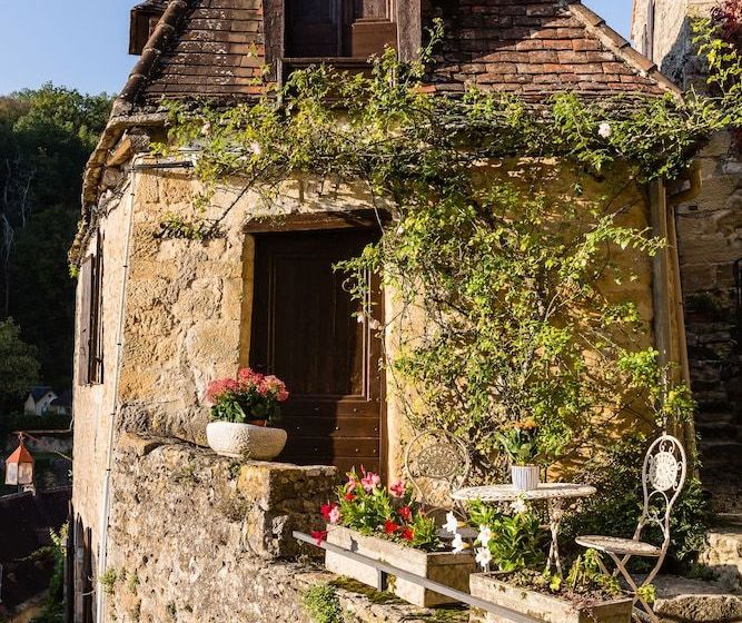 In Beynac,  Magical View Over Dordogne S River