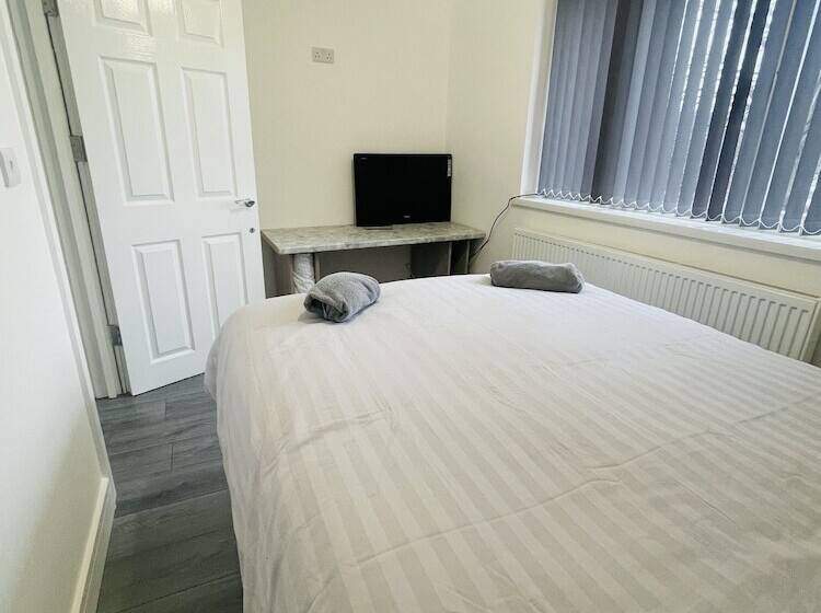 تختخواب و صبحانه Cranmore Guest House