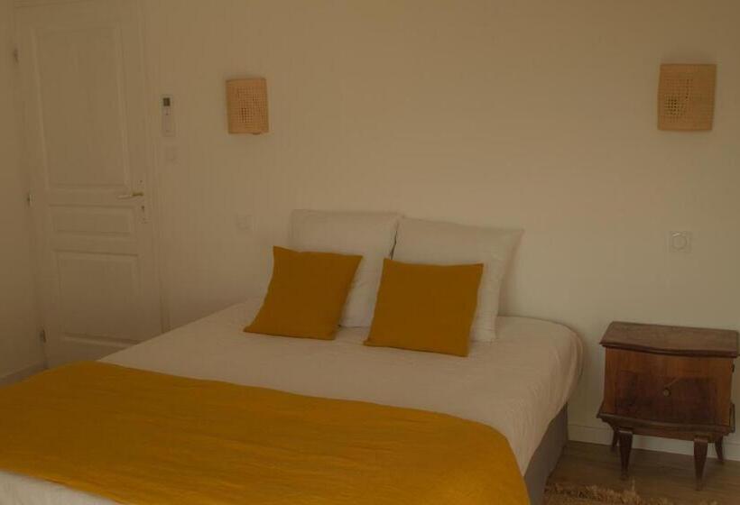 Bed and Breakfast La Centenaire Gruissan   Maison D Hôte