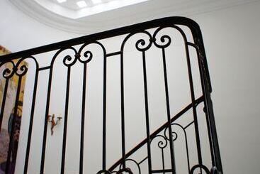 تختخواب و صبحانه La Maison Verte