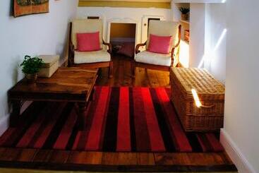 تختخواب و صبحانه La Maison Verte