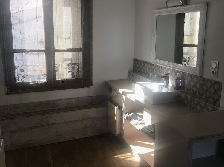 ベッドアンドブレックファースト Librairie Abelard