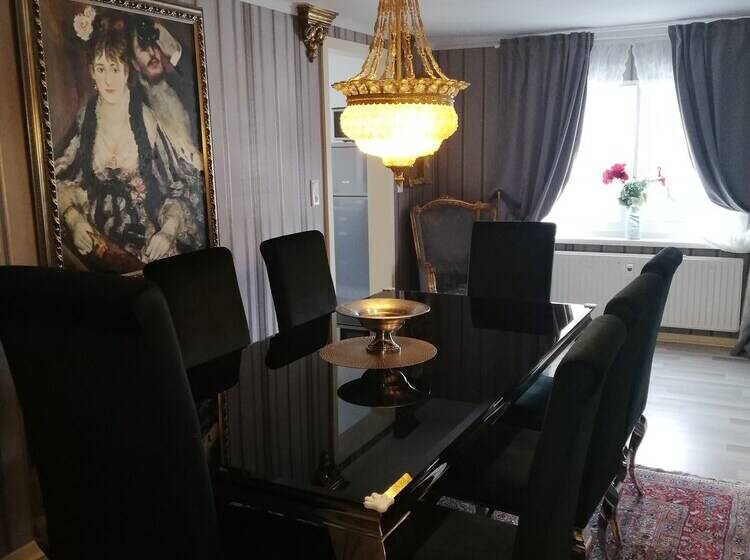 Eleonora Apartment