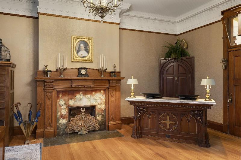 هتل Celeste Of St Paul