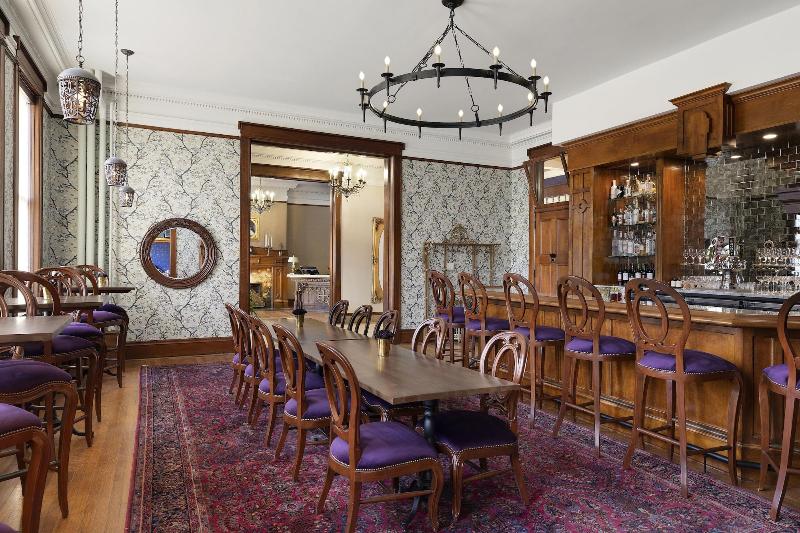 هتل Celeste Of St Paul