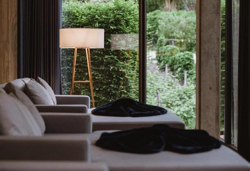 Отель Lindenhof Pure Luxury & Spa Dolcevita Resort