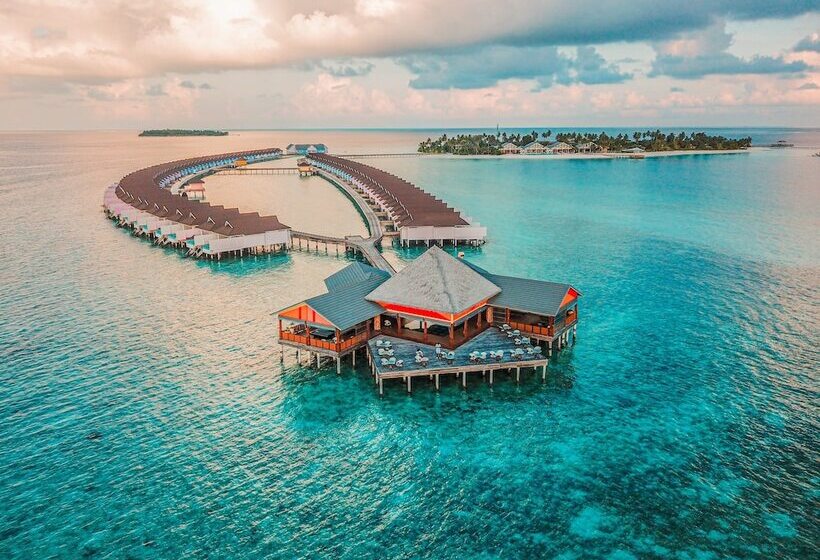 استراحتگاه The Standard, Huruvalhi Maldives