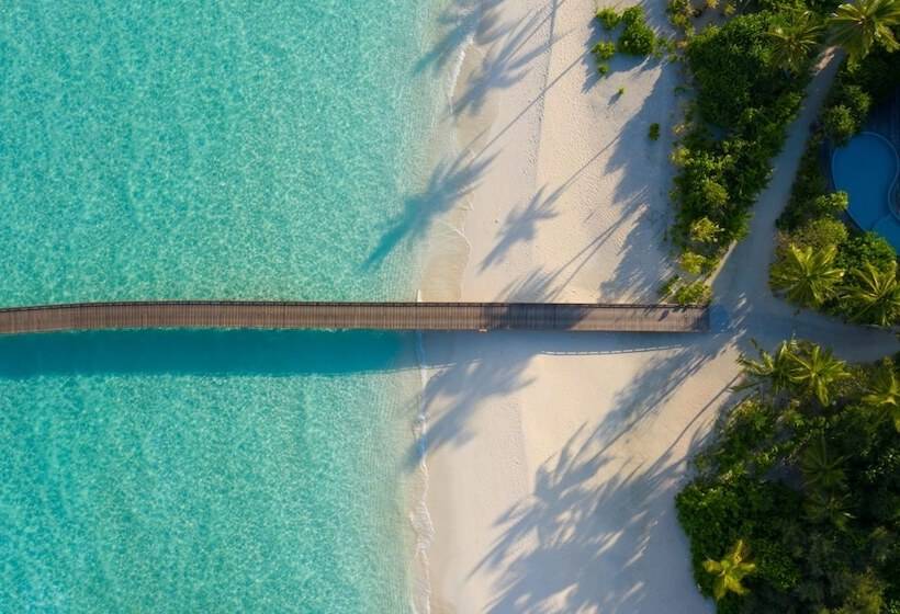 استراحتگاه The Standard, Huruvalhi Maldives
