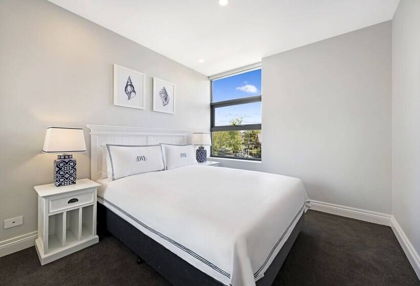 The Hamptons Apartments   St Kilda