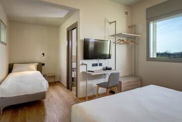 مسافرخانه Park Hotel & Residence By The Cube