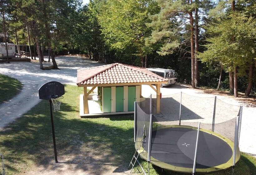 هتل Les Chalets D Argentouleau