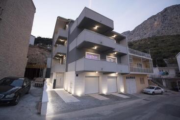 Lct Apartment Laura