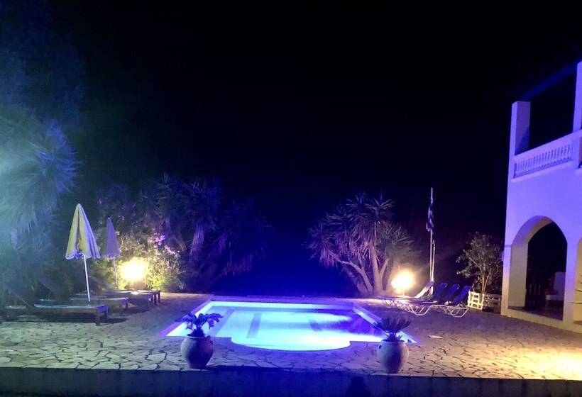 Spacious 5 Bed Villa With Pool In Kefalonia