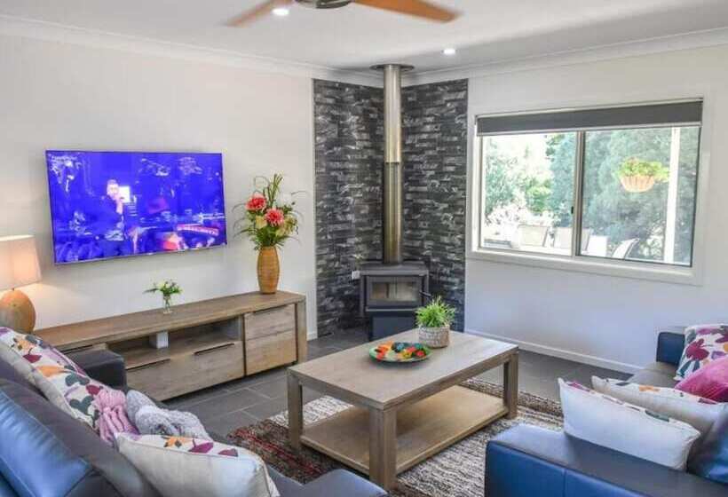 Yungaburra  Lodge