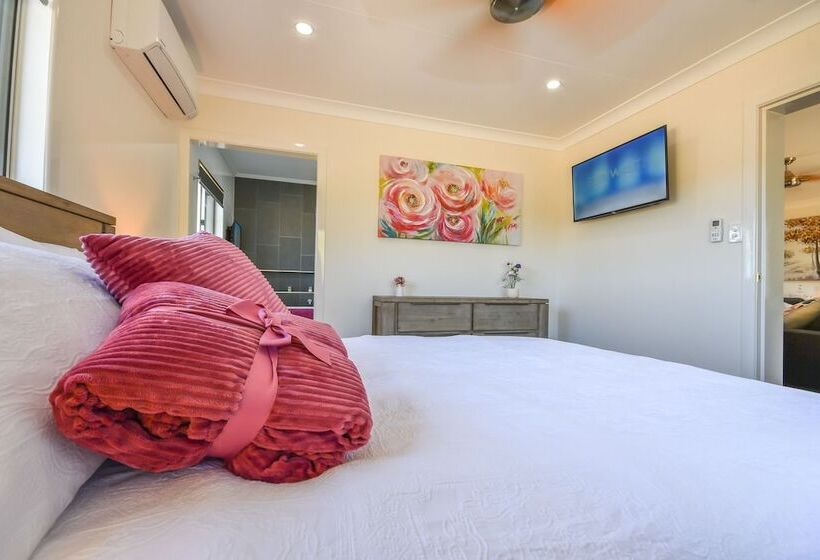 Yungaburra  Lodge