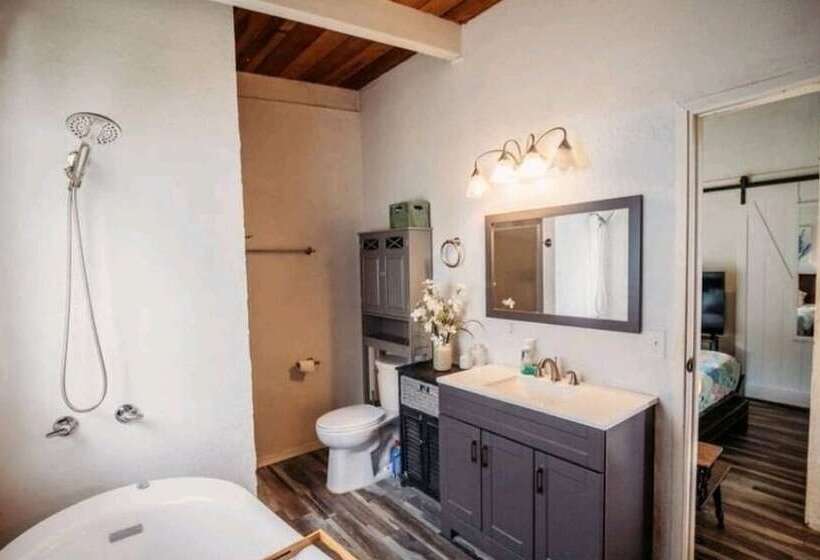 צימר Plumeria Grove Cottage