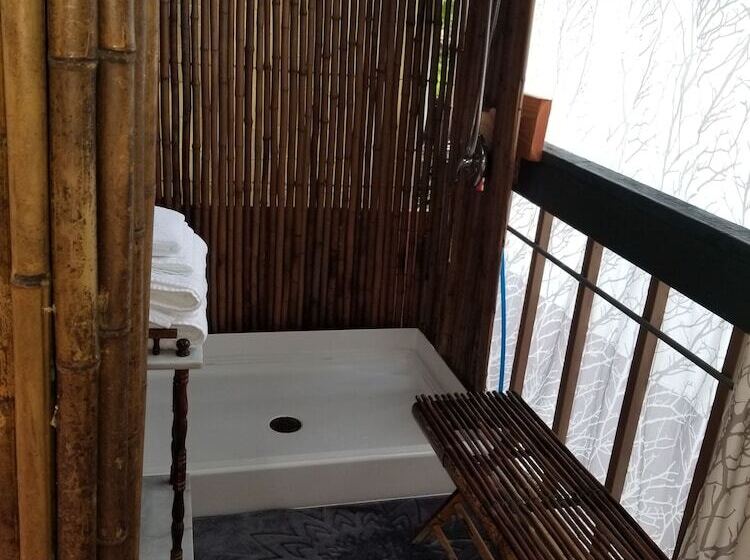 צימר Plumeria Grove Cottage
