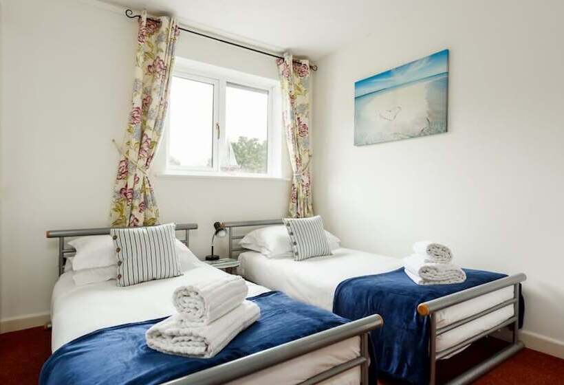 Dolphin Cottage