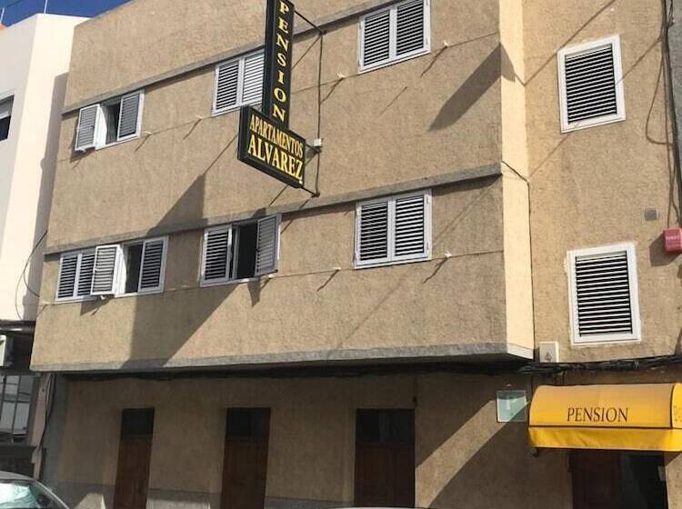 مسافرخانه Pension Alvarez