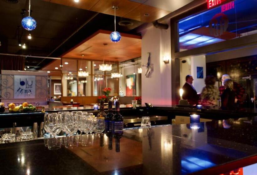 هتل Blutique, Akron, A Tribute Portfolio
