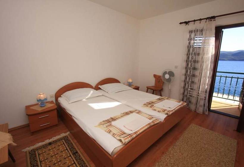 بنسيون Villa Zamak