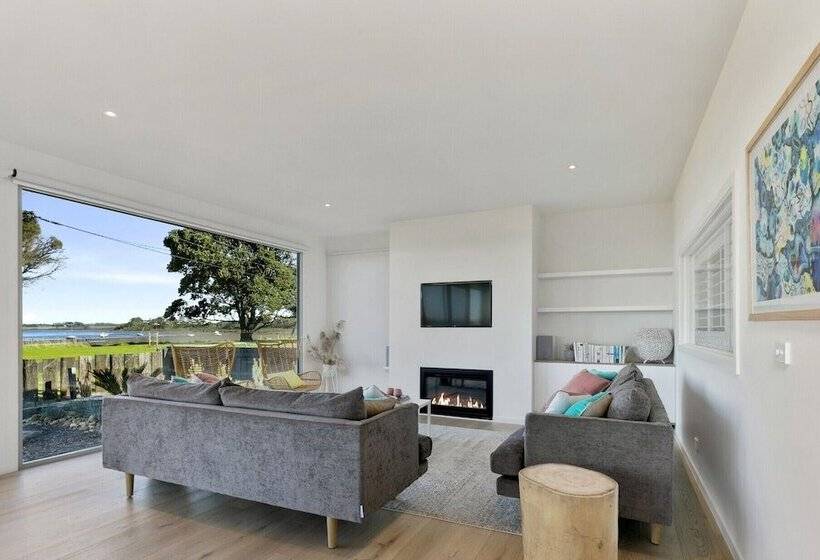 Pukeko Beach House