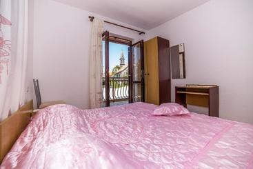 Apartments And Rooms Drpić