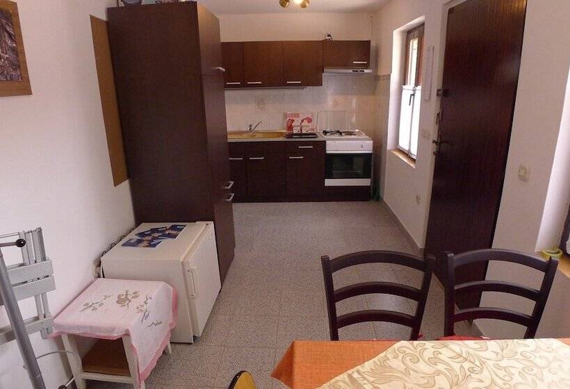 Apartment In Premantura With Garage Near Kamenjak