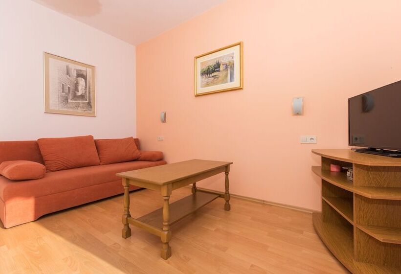 Apartments Mastelić