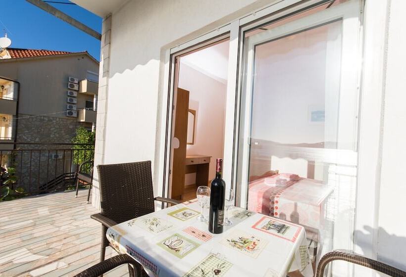 Apartments Mastelić