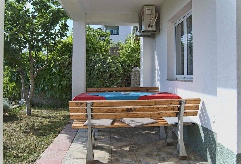 Apartments Zderic